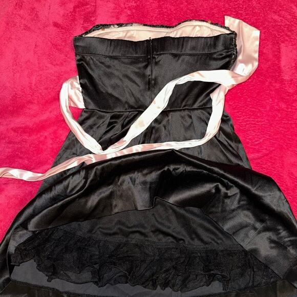 Short Black Dress with Satin Ribbon. - Picture 4 of 6